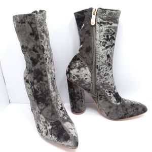 CAPE ROBBIN Green Crushed Velvet Booties Like New